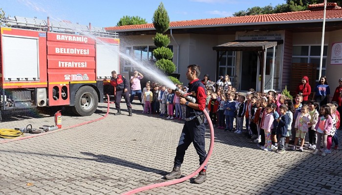 Bayramiç itfaiyesi, miniklere bilgi verdi