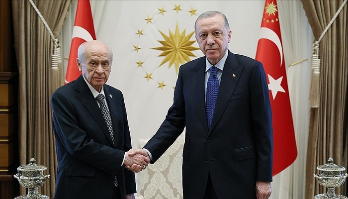 Herkesin merak ettiği o detay ortaya çıktı: ‘Erdoğan, Bahçeli’yi arayıp tebrik etmiş!’