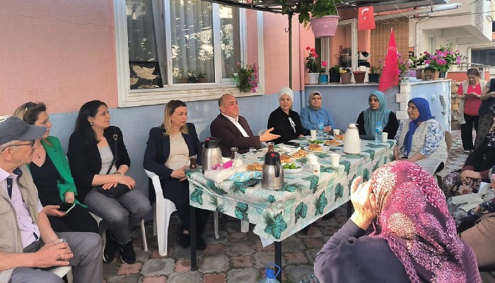 Kapı Kapı Dolaşıp, Vatandaşları Dinledi