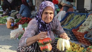 Bayramiç’te 100 yıllık pazar tartışması: Kaymakamın kararına tepki  